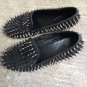 UNIF hellraisers sz 6 womens